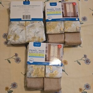 Mainstays Floral Window Set in Cream and Gold